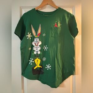 ⭐️ 5 For $25 Looney Toons Holiday T-Shirt Juniors (XL 15-17)